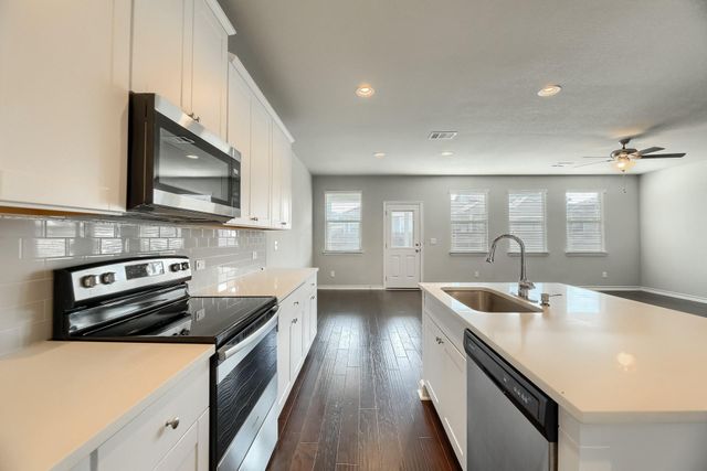 108 Flexus LN, Liberty Hill, TX 78642