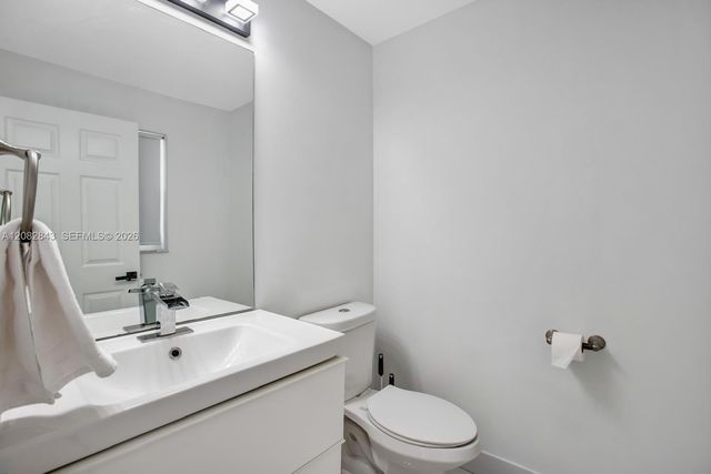 3432 SW 49th Street, Hollywood, FL 33312