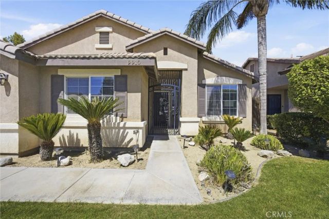 9910 Pyramid Peak Drive, Bakersfield, CA 93311