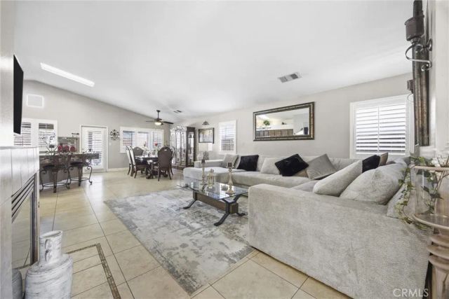 9910 Pyramid Peak Drive, Bakersfield, CA 93311