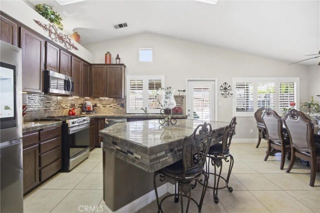 9910 Pyramid Peak Drive, Bakersfield, CA 93311