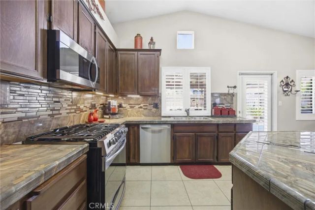 9910 Pyramid Peak Drive, Bakersfield, CA 93311