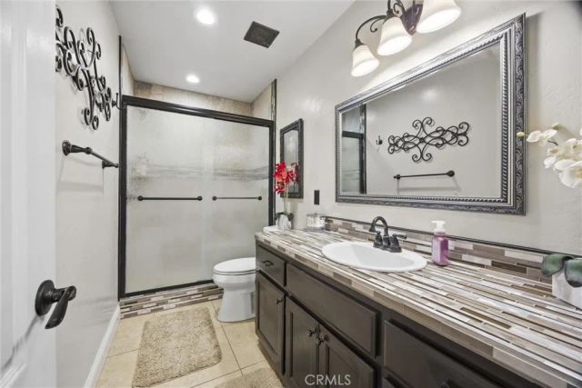 9910 Pyramid Peak Drive, Bakersfield, CA 93311