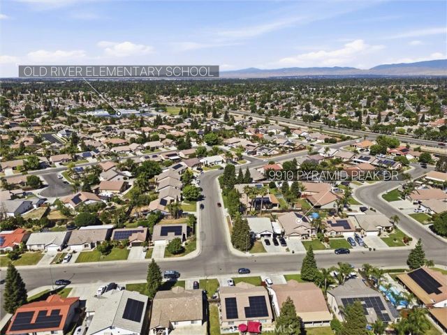 9910 Pyramid Peak Drive, Bakersfield, CA 93311