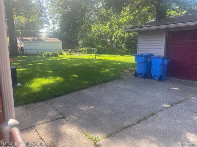25507 Norfolk Street, Dearborn Heights, MI 48125
