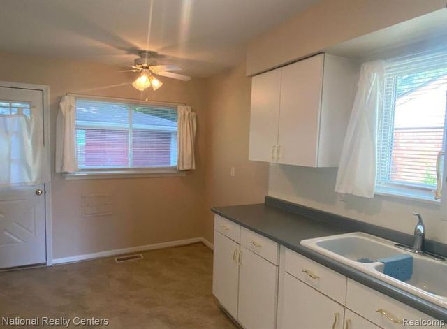 25507 Norfolk Street, Dearborn Heights, MI 48125