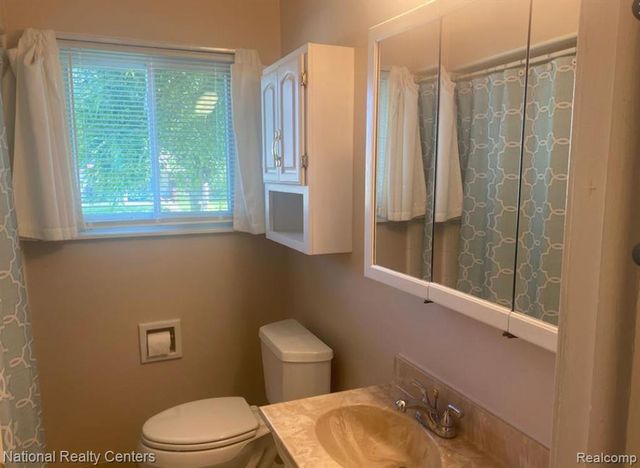 25507 Norfolk Street, Dearborn Heights, MI 48125