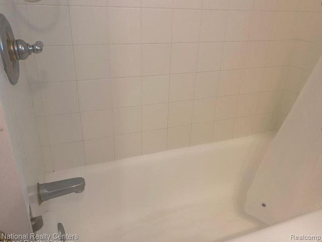 25507 Norfolk Street, Dearborn Heights, MI 48125