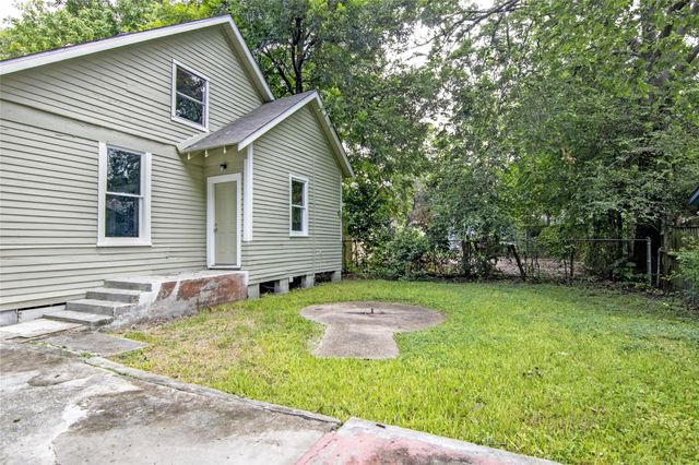 3220 Melbourne Street, Houston, TX 77026