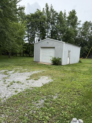 1751 Union Camp Rd, Lafayette, TN 37083