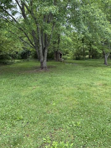 1751 Union Camp Rd, Lafayette, TN 37083