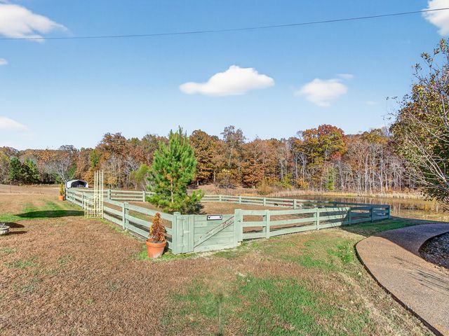 129 Leland Rd, Summertown, TN 38483