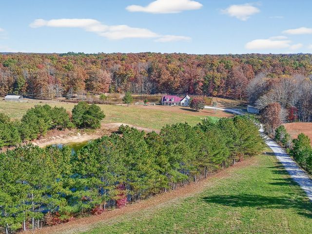 129 Leland Rd, Summertown, TN 38483