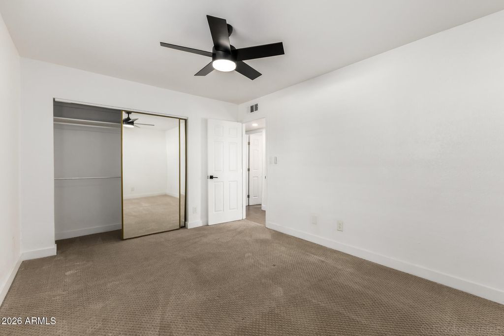 Image 25 of property listing at 4237 W HARTFORD Avenue, Glendale, AZ 85308