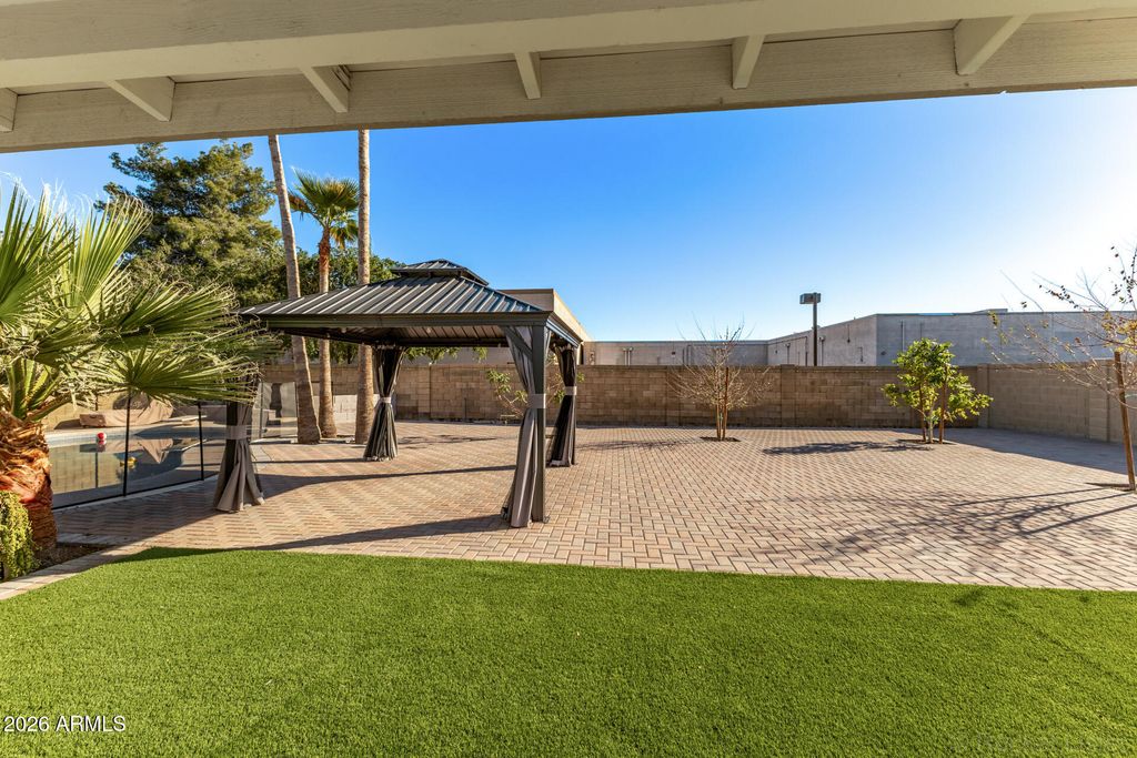 Image 35 of property listing at 4237 W HARTFORD Avenue, Glendale, AZ 85308