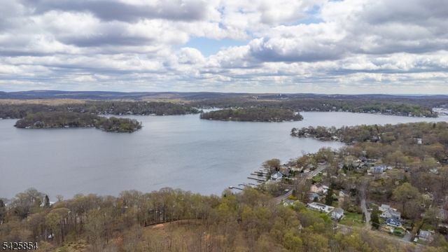 44 Fordham Trl, Hopatcong Boro, NJ 07843