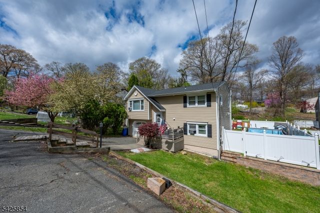 44 Fordham Trl, Hopatcong Boro, NJ 07843