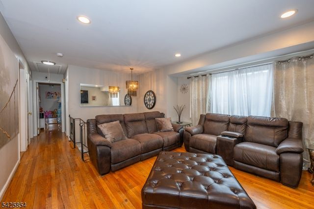 44 Fordham Trl, Hopatcong Boro, NJ 07843