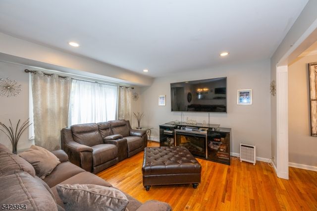 44 Fordham Trl, Hopatcong Boro, NJ 07843