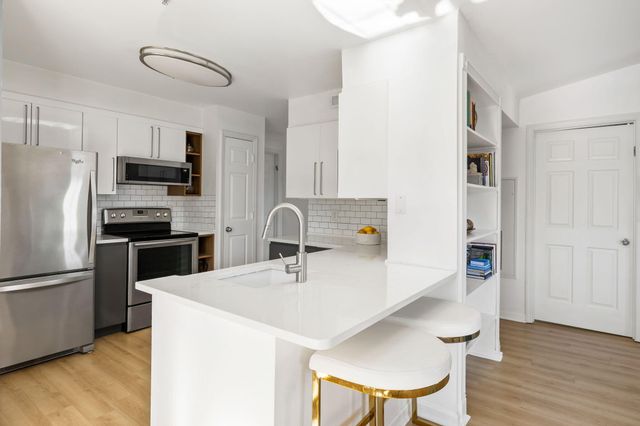 700 Daniel Ellis Drive 10301, Charleston, SC 29412