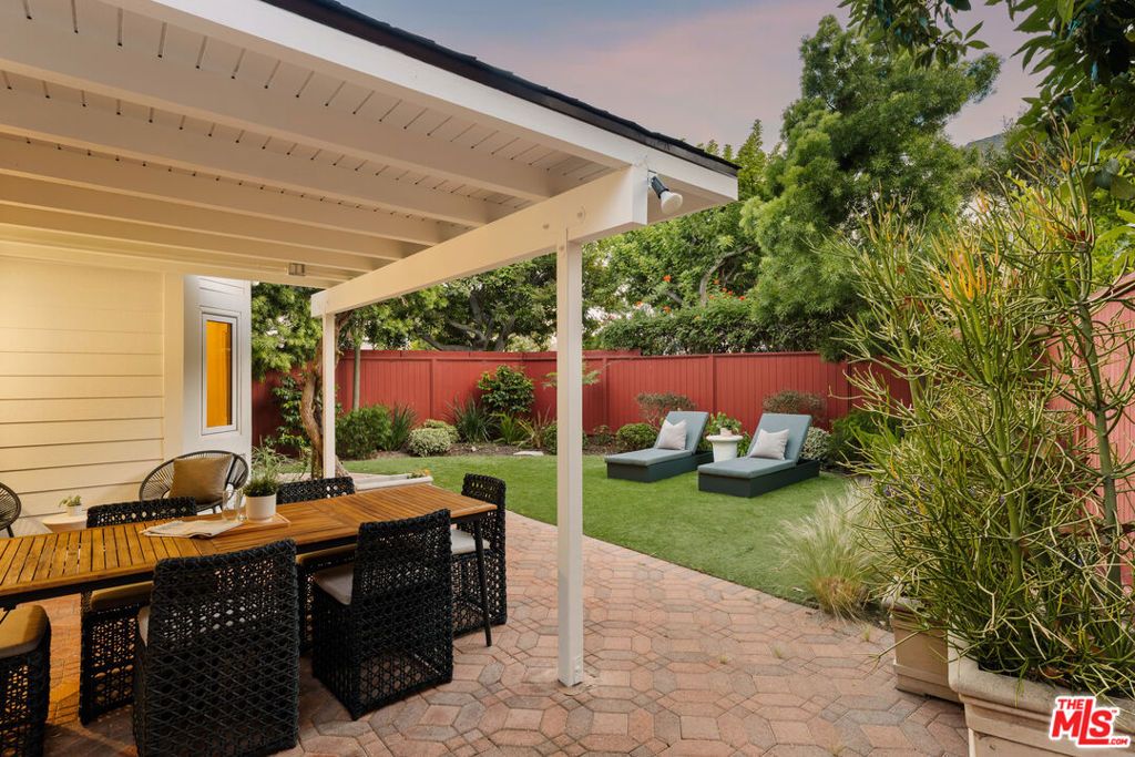 Image 11 of property listing at 7827 Berger Avenue, Playa Del Rey, CA 90293
