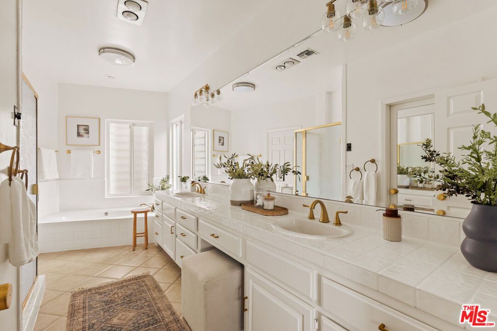 Image 15 of property listing at 7827 Berger Avenue, Playa Del Rey, CA 90293
