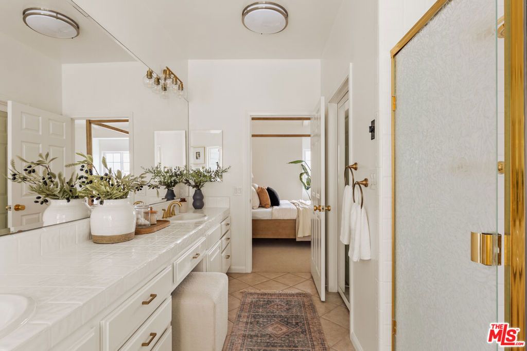 Image 16 of property listing at 7827 Berger Avenue, Playa Del Rey, CA 90293