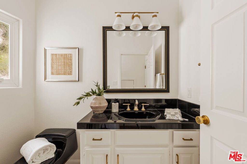 Image 22 of property listing at 7827 Berger Avenue, Playa Del Rey, CA 90293