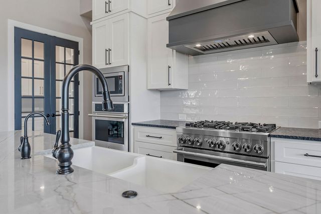 1326 Via Principale DR, New Braunfels, TX 78132