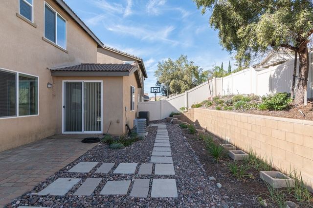 37761 Apache Plume Drive, Murrieta, CA 92563