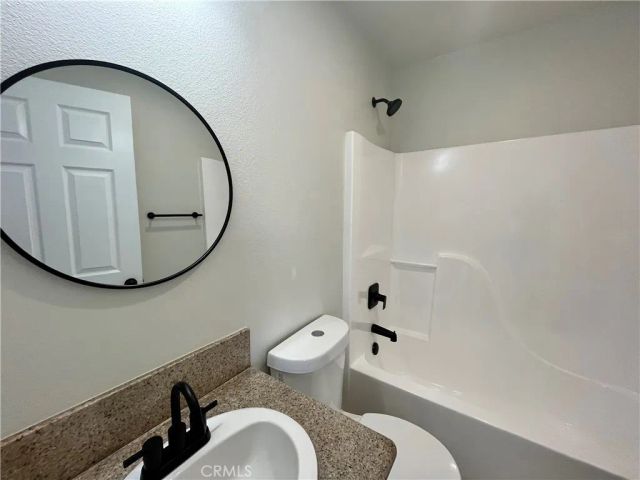 1004 S Riverside Avenue D-3, Rialto, CA 92376