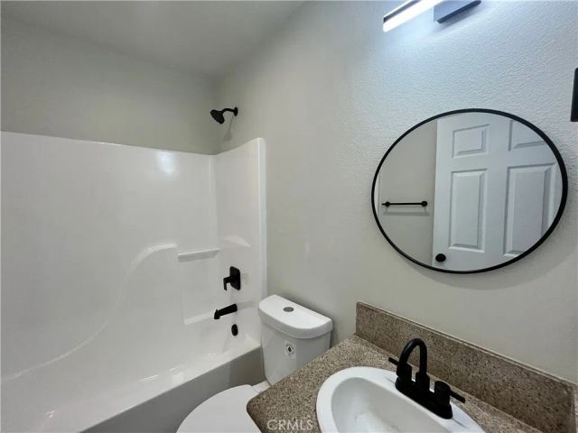 1004 S Riverside Avenue D-3, Rialto, CA 92376