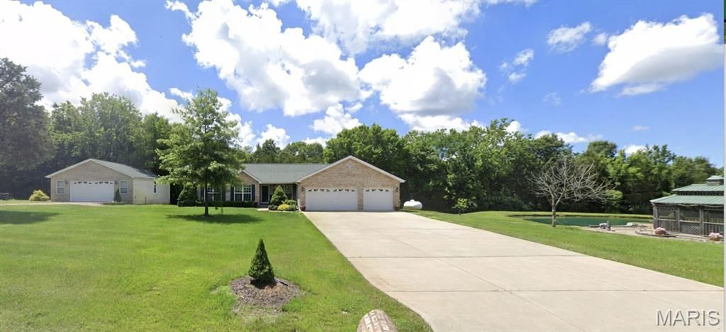 121 Brandi Lynn Drive, Foristell, MO 63348