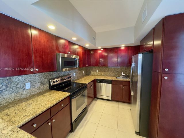 5600 Collins Ave 17G, Miami Beach, FL 33140