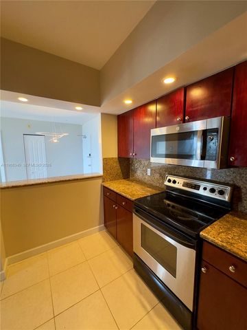 5600 Collins Ave 17G, Miami Beach, FL 33140