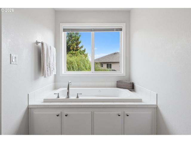 3811 Se 182ND Ct, Vancouver, WA 98683