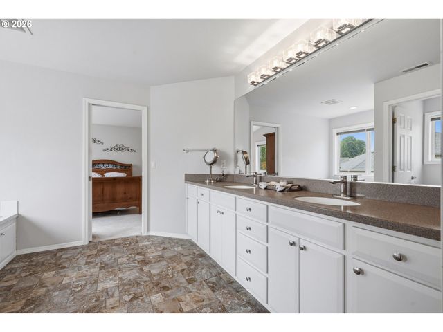 3811 Se 182ND Ct, Vancouver, WA 98683