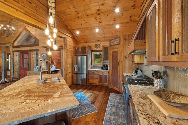 101 Heights Overlook, Blue Ridge, GA 30513