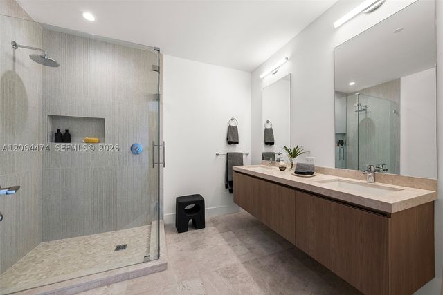701 Valencia Ave 401, Coral Gables, FL 33134