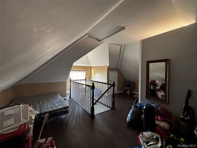 44 Buffet Place, Huntington Station, NY 11746