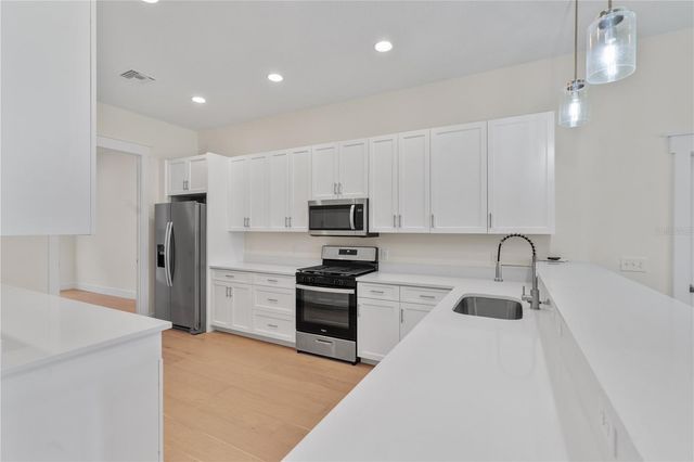 1919 SIPES AVENUE, Sanford, FL 32771