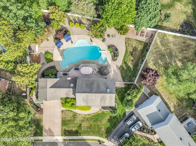 757 Stepping Stone Court, Toms River, NJ 08753