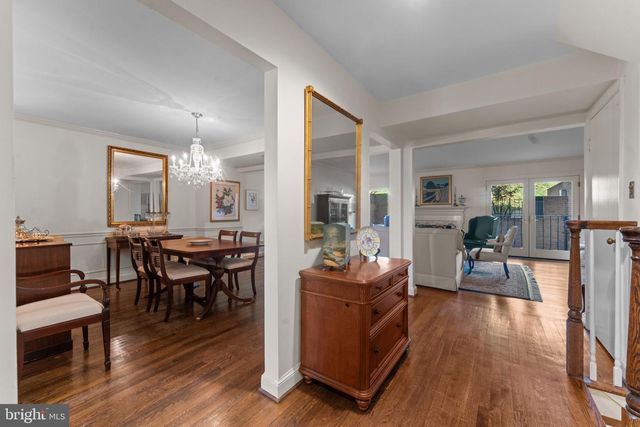 2407 S QUEEN ST, Arlington, VA 22202