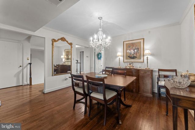 2407 S QUEEN ST, Arlington, VA 22202