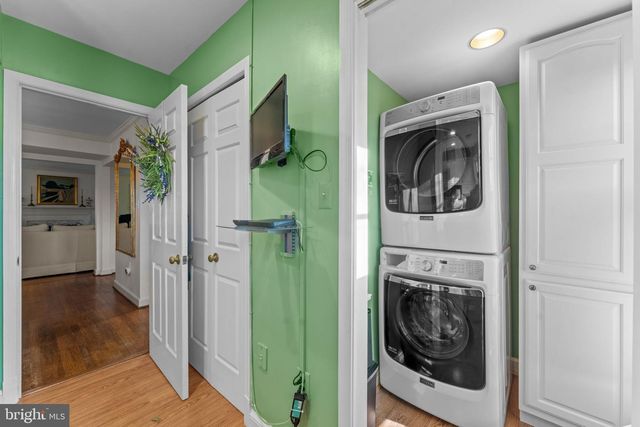 2407 S QUEEN ST, Arlington, VA 22202