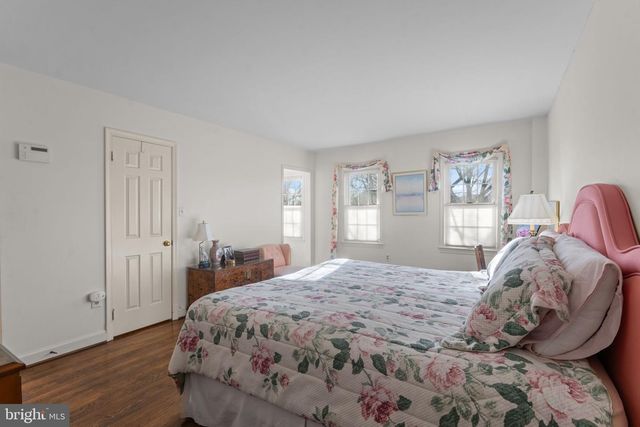 2407 S QUEEN ST, Arlington, VA 22202