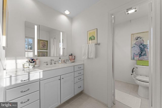 2407 S QUEEN ST, Arlington, VA 22202