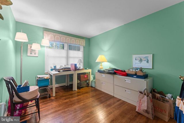 2407 S QUEEN ST, Arlington, VA 22202