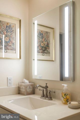 2407 S QUEEN ST, Arlington, VA 22202