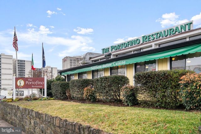 2407 S QUEEN ST, Arlington, VA 22202